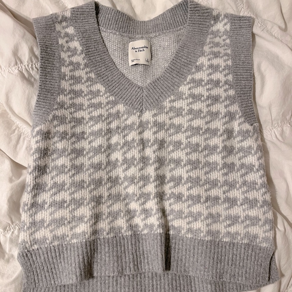 Abercrombie Sweater Vest